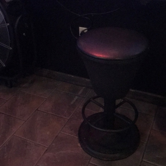 Meet your Posher, Chad - Picture 1 of 1